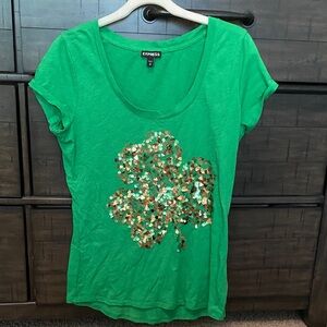 Express Green Short-Sleeve Scoop Neck Tee with Sequin four leafed Clover